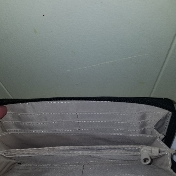 Liz Claiborne wallet - Picture 2 of 3